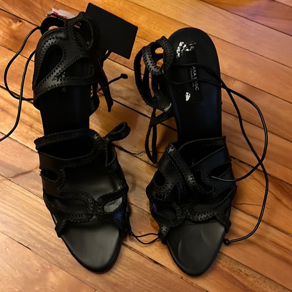 Zara basic black sandals - Picture 1 of 2